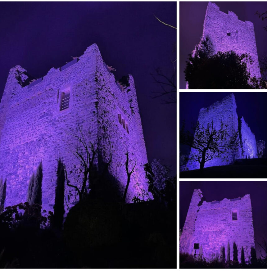 Burg Friedau in Zizers erstrahlt in violett